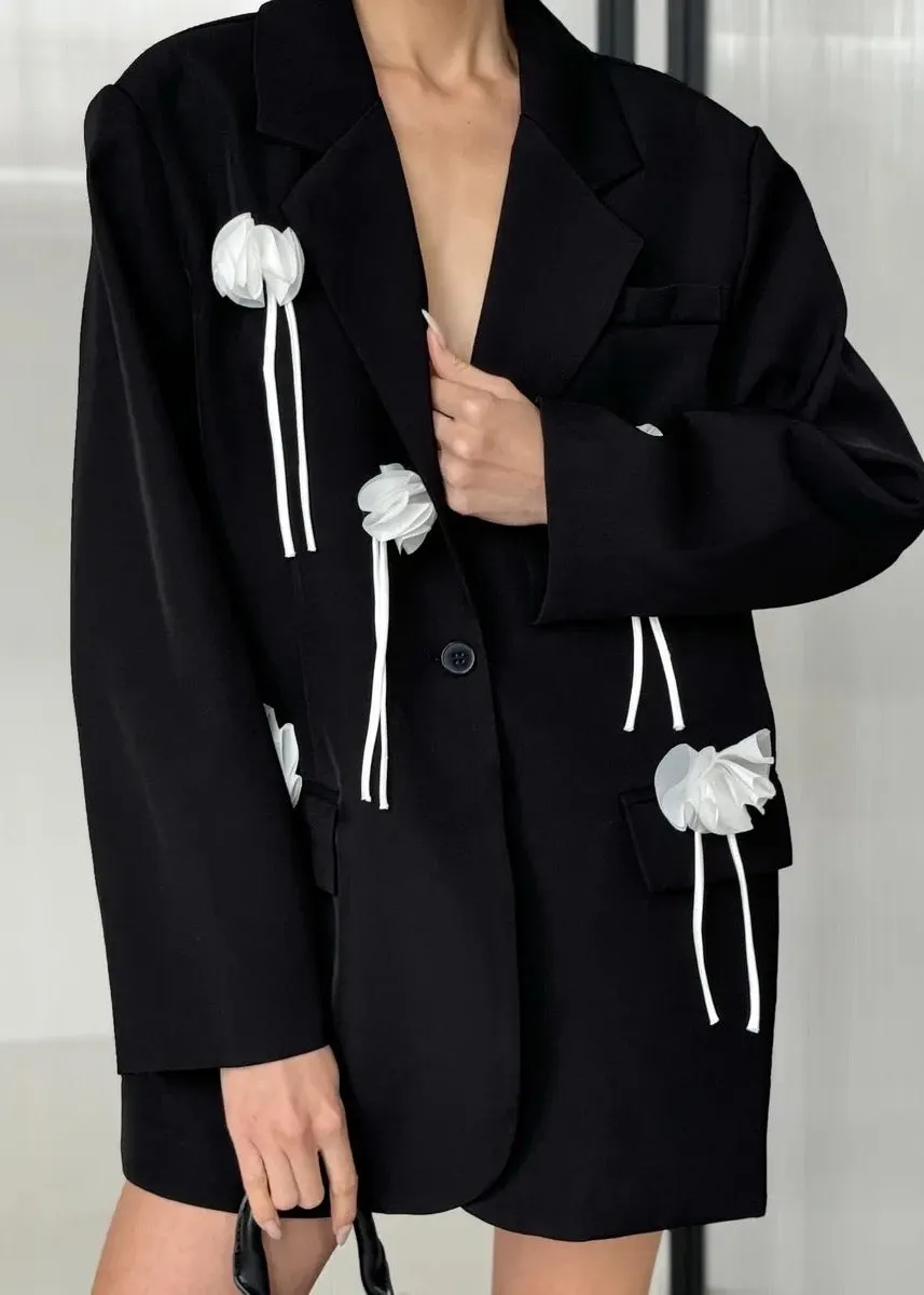 Sandra Contrast Floral Decor Blazer