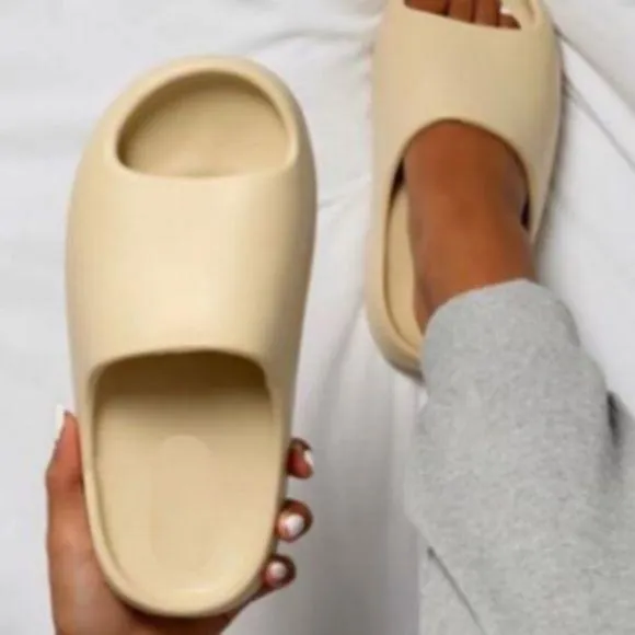 Trendy Slides (Unisex)