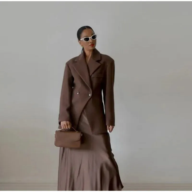 Women's Casual Brown Lapel Blazer with Pockets and Buttoned Cuffs