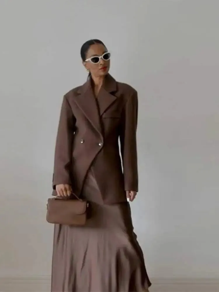 Women's Casual Brown Lapel Blazer with Pockets and Buttoned Cuffs